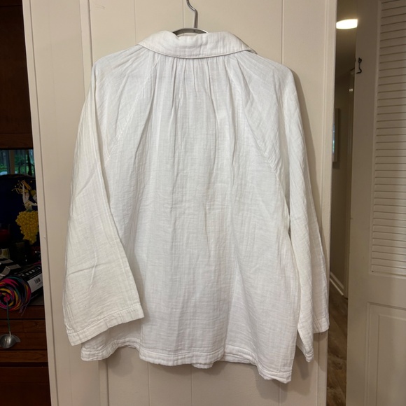 EUC -- worn once! Mododoc gauze top. Size XL. - Picture 3 of 3